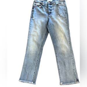 KanCan Womens 7/27 Light Wash Cropped Straight Jeans with Raw Edge Hem